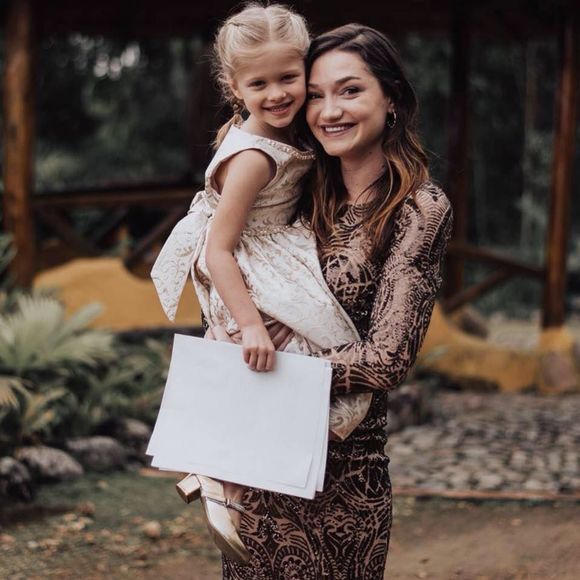 Meet your Posher, Adina - Picture 1 of 1